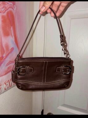 Vintage Coach Soho Double Buckle brown leather Wristlet